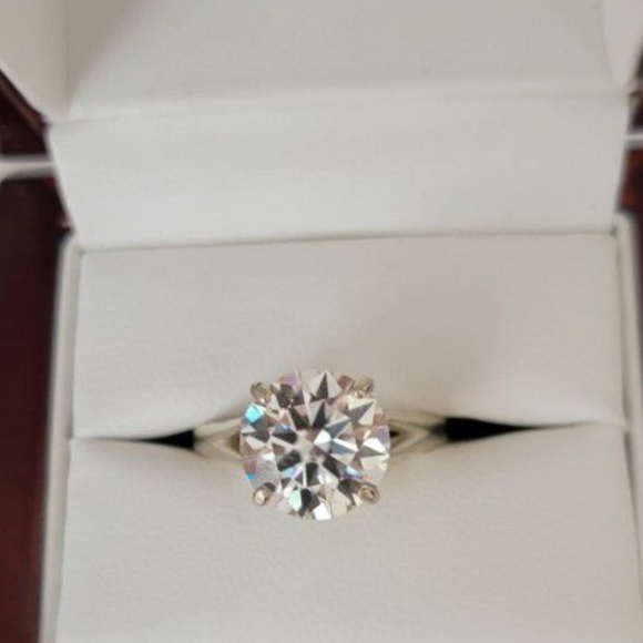 New 4ct Certified Moissanite Diamond Ring, Size 7 - Picture 5 of 11